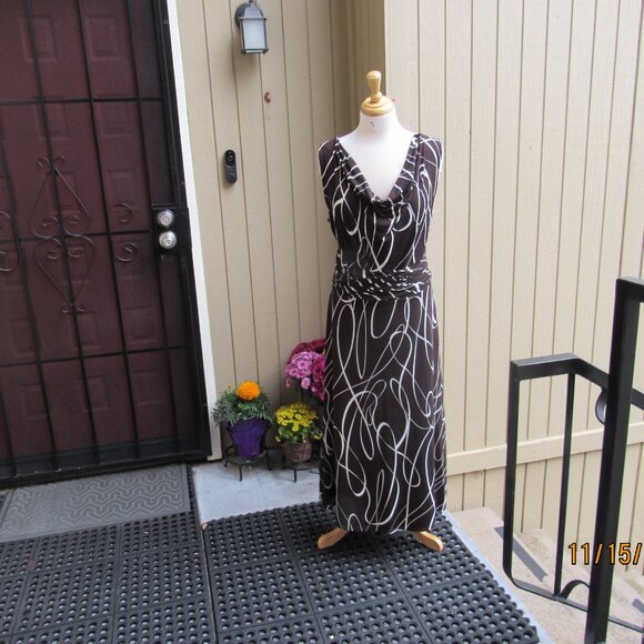 #458  NEW WOMAN'S LONG BROWN DRESS BY JESSICA HOWARD  (SIZE 16W) - Picture 1 of 3